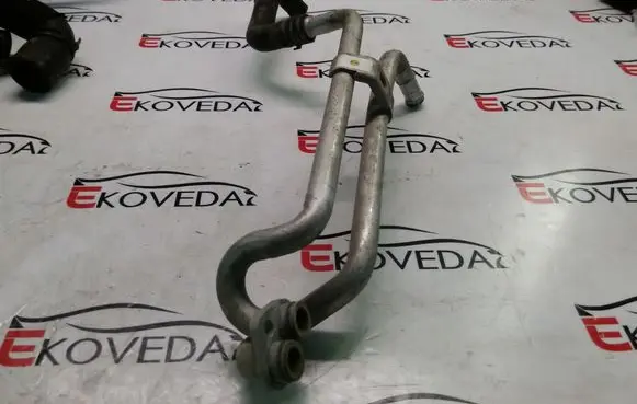 Volkswagen Touran I Engine coolant pipe/hose 03C121850H