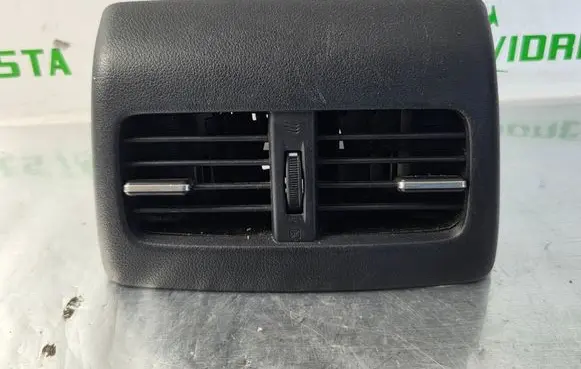 Honda CR-V Rear air vent grill B5462631100 B5465631100