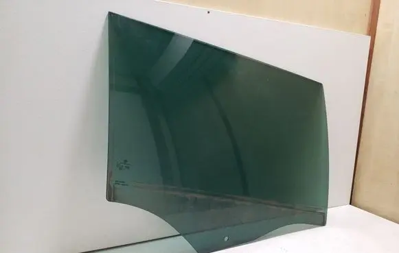 Volkswagen PASSAT B8 Rear door window glass 3G9845026E