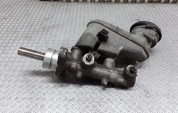 Honda Accord Master brake cylinder