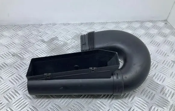 Audi Q3 8U Air intake duct part 8U0805962A 8U0129618B