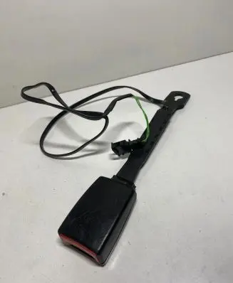 Front seatbelt buckle
