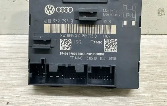 Volkswagen Touareg II Door control unit/module 4H0959795B