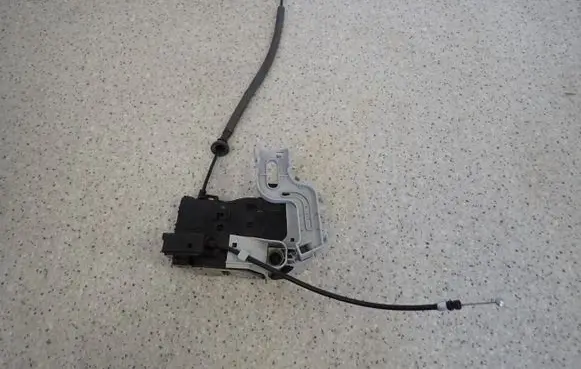 KIA Venga Rear door lock 