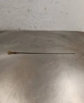 Suzuki Grand Vitara II Oil level dip stick