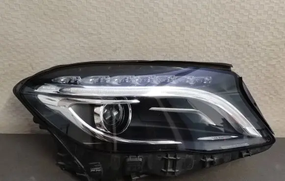 Mercedes-Benz GLA W156 Headlight/headlamp A1569061800