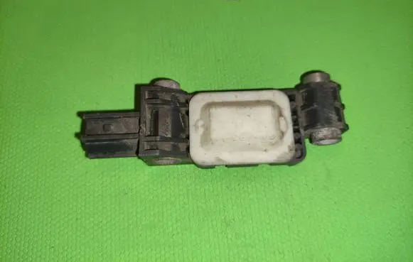 Audi A3 S3 8P Airbag deployment crash/impact sensor 8E0959651A