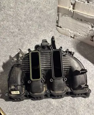 BMW 5 F10 F11 Intake manifold 7588126 10543512