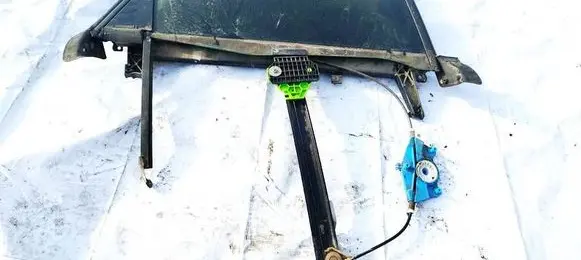 Audi A4 S4 B6 8E 8H Rear door window/glass frame 