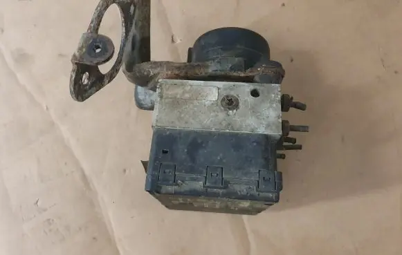 Volkswagen PASSAT B4 ABS Pump 3A0907379