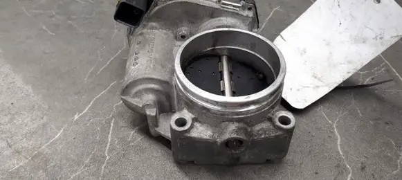 BMW 3 E90 E91 Throttle body valve 7561066
