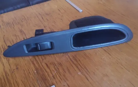 Nissan Primera Electric window control switch 82961 AV760