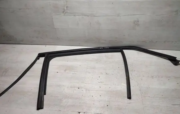 Mercedes-Benz GLA W156 X156 Rubber seal rear door window/glass A1567350125