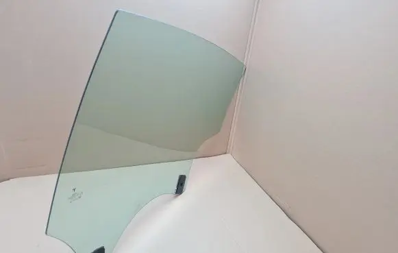 Tesla Model 3 Rear windscreen/windshield window 43R011570 E008686