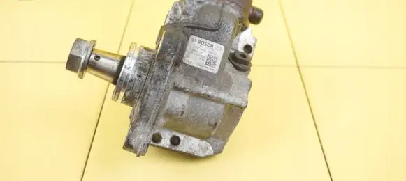 Opel Zafira C Fuel injection high pressure pump 0445010703 29SP22
