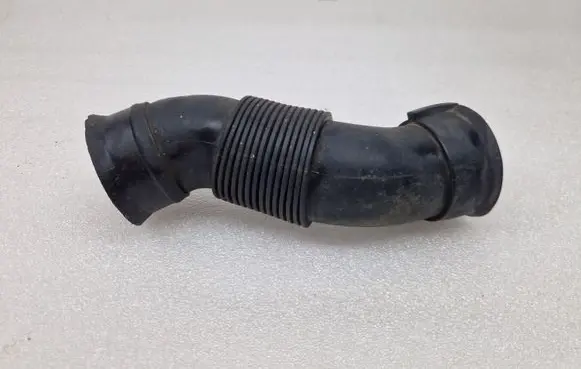 Opel Combo C Air intake hose/pipe 13104166