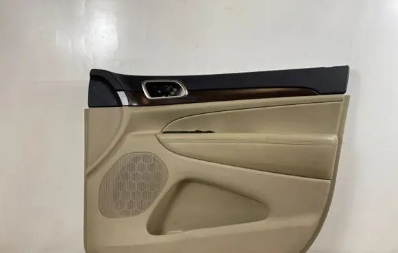 Jeep Grand Cherokee Front door card panel trim 62662D 5535920 5LL661XLAC