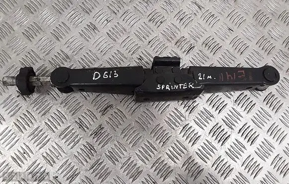 Mercedes-Benz Sprinter W907 W910 Tool set A9105800000