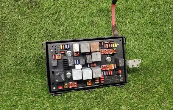 Opel Zafira C Power management control unit 13368645 1110132AB