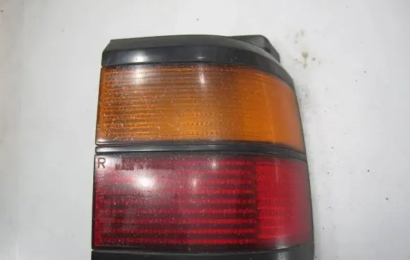 Volkswagen PASSAT B3 Rear/tail lights 333945112