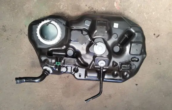 Toyota Prius (XW30) Fuel tank 98440107