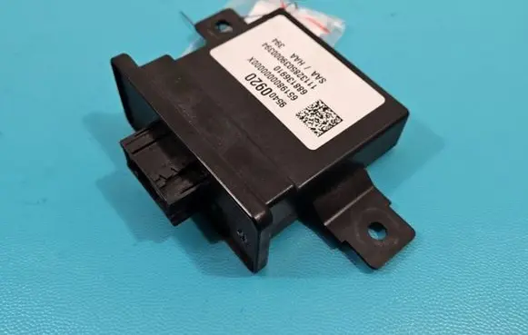Opel Mokka Central body control module 95400920 IMPRK1372865