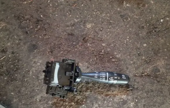 Suzuki Grand Vitara II Wiper control stalk