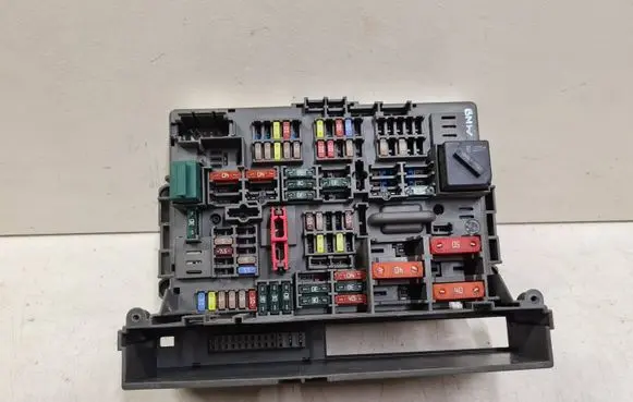 BMW 5 GT F07 Fuse box set 10688710 911944405 9119444