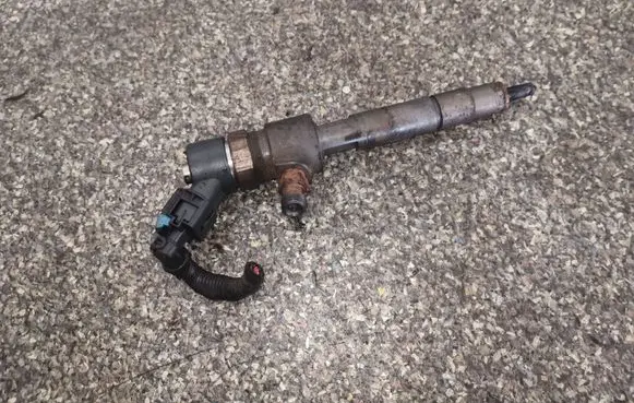 Opel Zafira B Fuel injector 0445110165