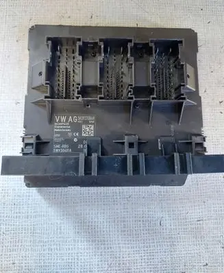 Volkswagen Jetta VI Comfort/convenience module 5K0937084H