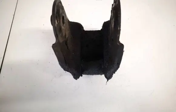 Chevrolet Captiva Engine mounting bracket