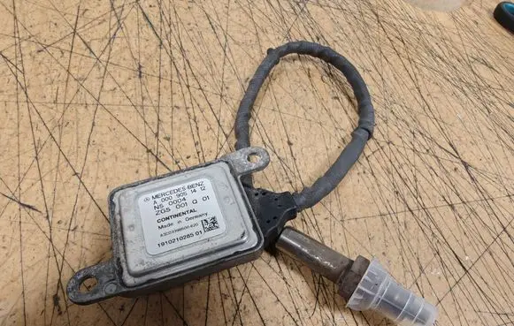 Mercedes-Benz E W212 Lambda probe sensor A0009051412