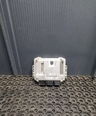 Renault Trafic II (X83) Engine control unit/module 0281011890 8200091517 8200402578