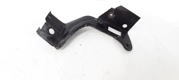 Volkswagen PASSAT B5 Fender mounting bracket