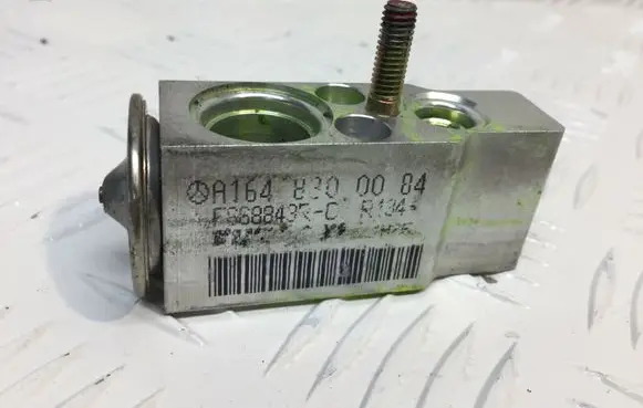 Mercedes-Benz R W251 Air conditioning (A/C) expansion valve A1648300084