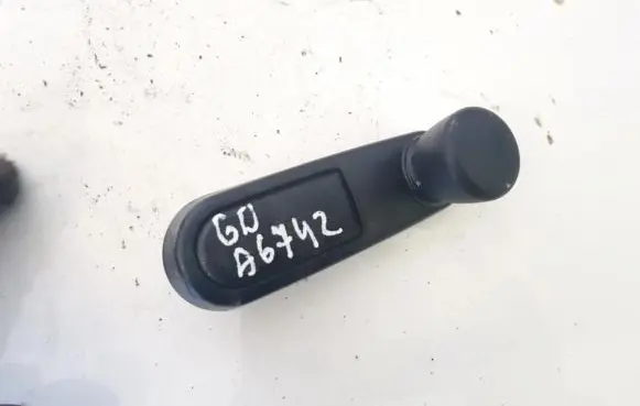 Peugeot 307 Front door window winding handle 7366