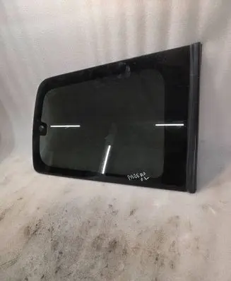 Mitsubishi Pajero Rear side window 43R00150