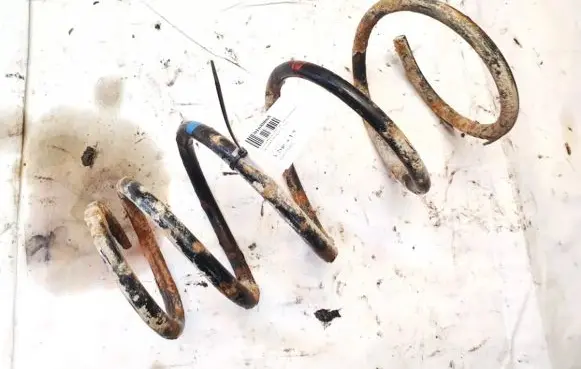 Toyota Previa (XR30, XR40) II Front coil spring