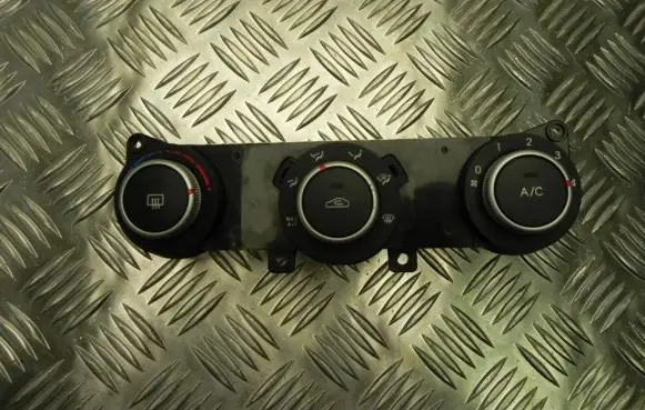 KIA Ceed Climate control unit 972501H221 Y657