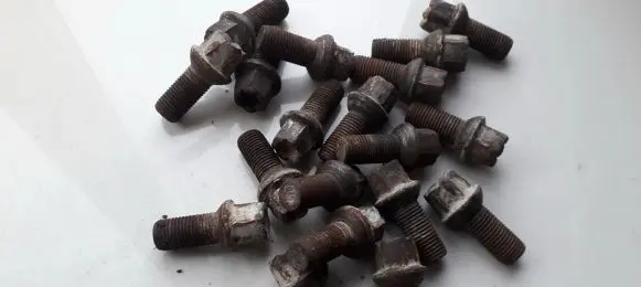 Audi A4 S4 B5 8D Nuts/bolts 