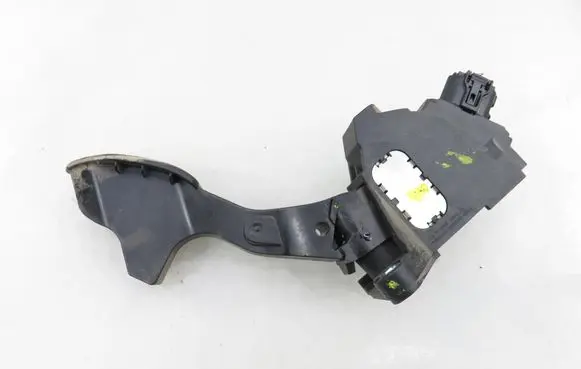 Toyota Yaris Accelerator throttle pedal 781100D110