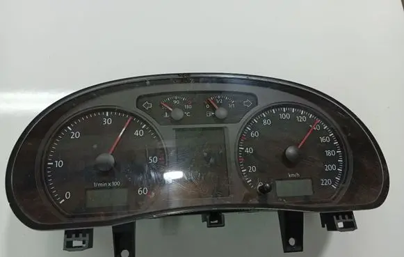 Volkswagen Polo IV 9N3 Speedometer (instrument cluster) 6Q0920825F