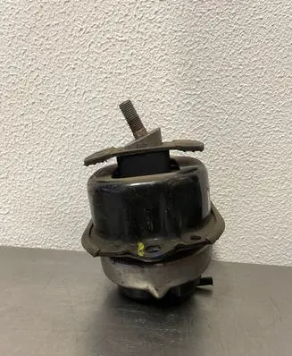 BMW X5 E70 Engine mount bracket P679541701 16004212