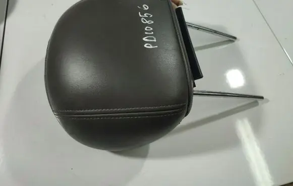 Chrysler PT Cruiser Front seat headrest 
