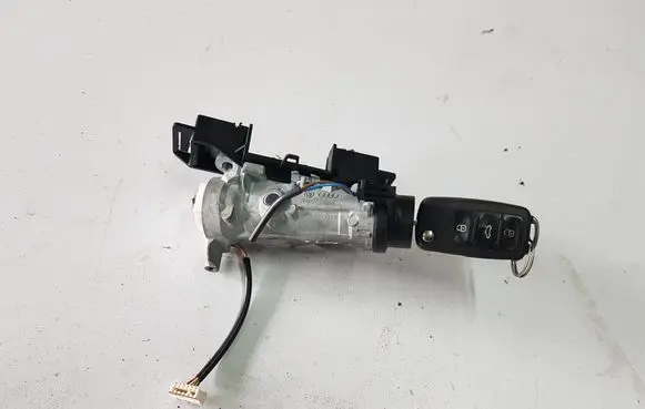 Skoda Octavia Mk2 (1Z) Ignition lock 