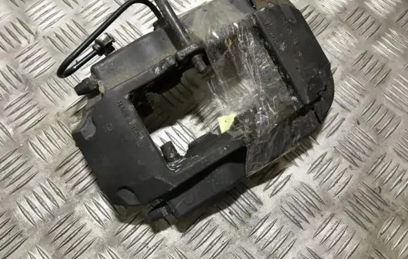 Volkswagen Touareg I Front brake caliper