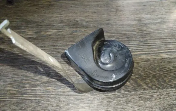 BMW 3 E90 E91 Horn signal 0055306