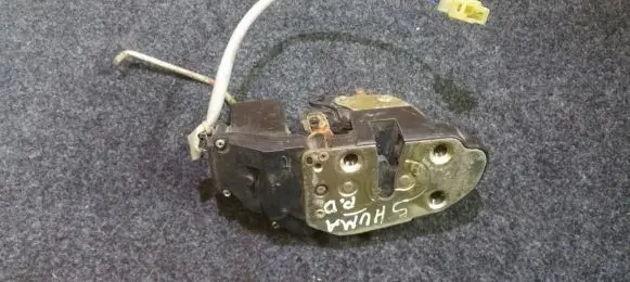 KIA Shuma Front door lock