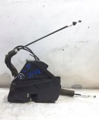 Nissan Juke I F15 Front door lock
