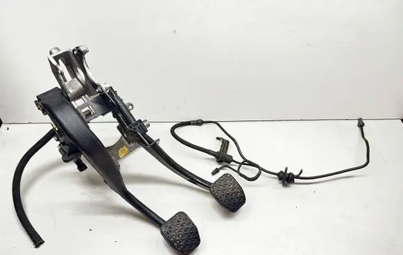 BMW 5 E39 Pedal assembly 1161586 42223703 422237